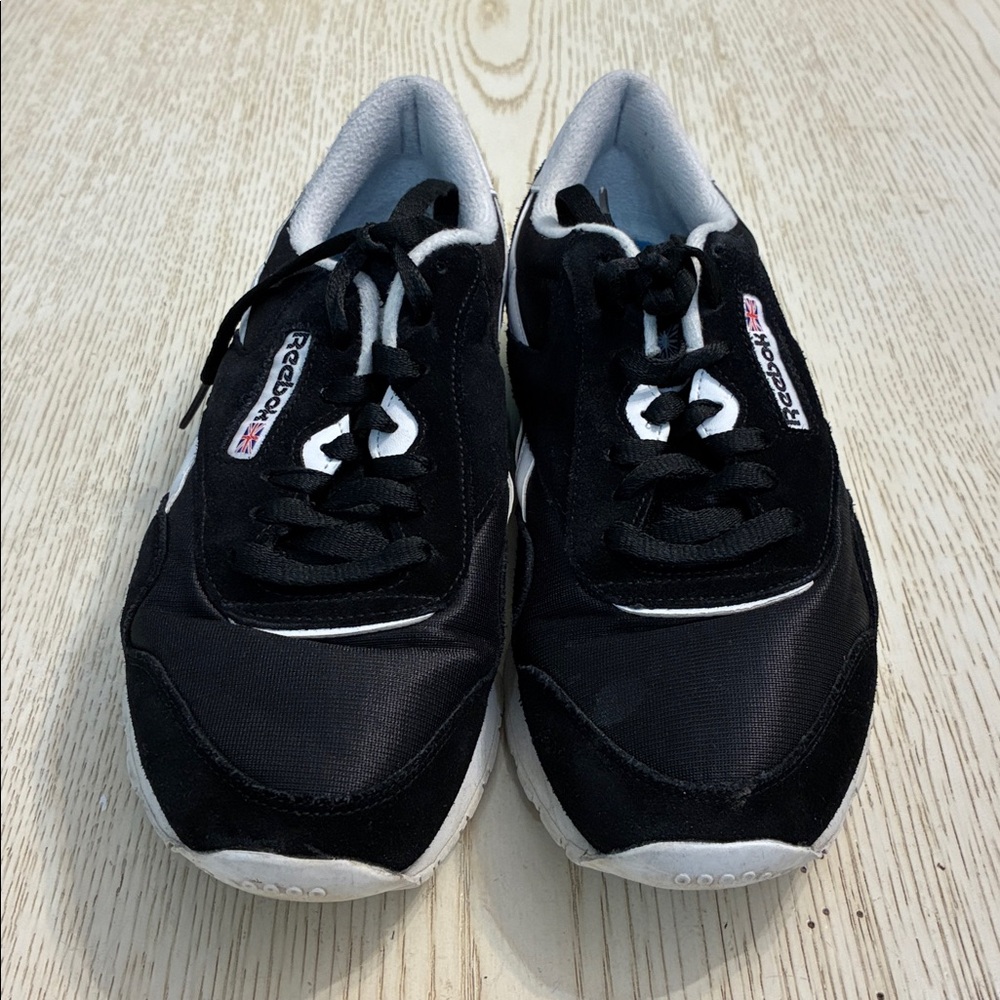 ⏳LAST CHANCE⏳Men’s Reebok Classic Suede and Nylon Sneakers (Black/White) - Picture 2 of 15